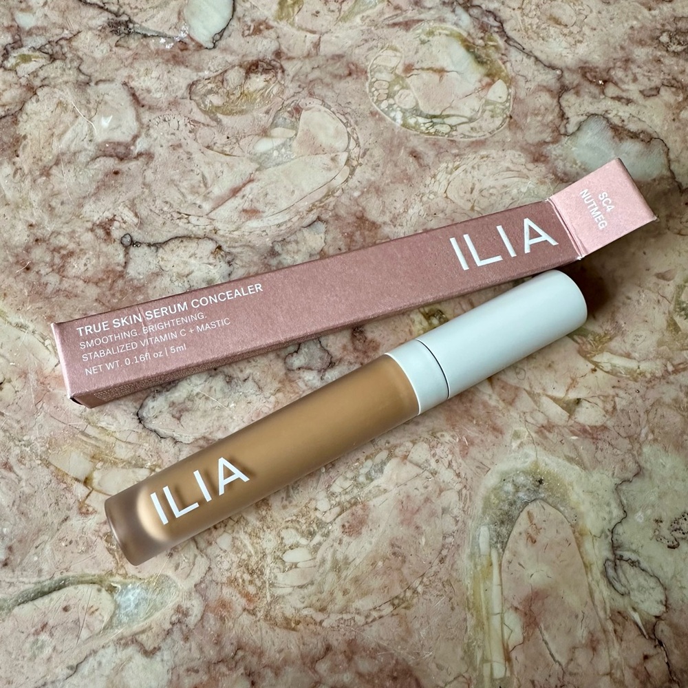 ILIA True Skin Serum Concealer - Nutmeg